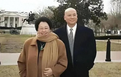 不难发现，73岁无儿无女的迟重瑞，早已被陈丽华规划好了后路！