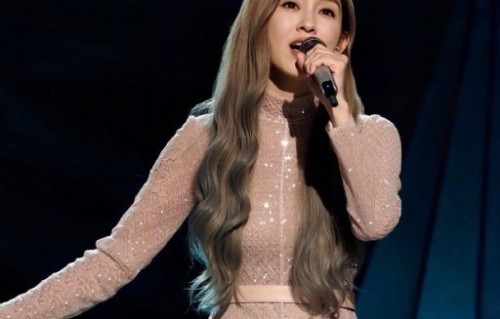 范玮琪近年连续多次舞台失误的根本原因有哪些？