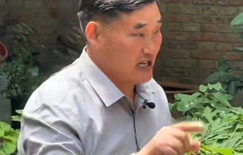 大衣哥朱之文翻红不涨价！拒绝800万代言不直播带货，反差太大惊呆网友