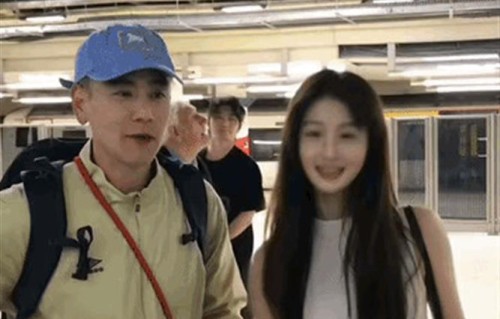 偶遇高颜值女粉丝，彭于晏全程笑意满满，眼神满是不舍