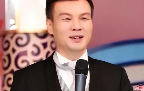 主持人李彬：曾是主持界一哥，和病魔抗争5年，如今容貌让人心疼