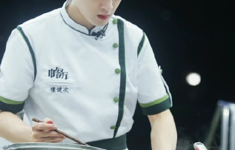 檀健次在《中餐厅》的告别为何让丁真如此不舍？