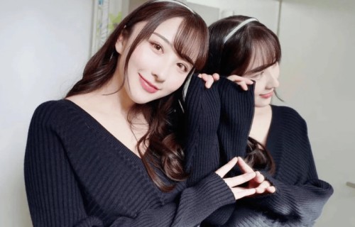 她笑起来的样子，像春天的第一口草莓