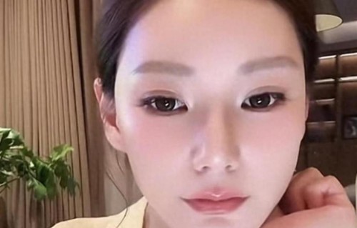 筱梅晒家庭照，汪小菲满脸宠溺，兰姐和亲家约饭 婆媳不合真相大白