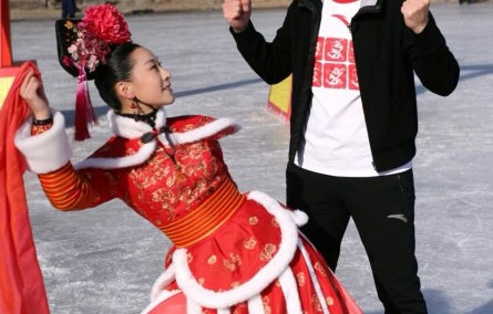 王濛一句“安小鸟together”引爆笑！网友狂求冰上《甄嬛传》舞台