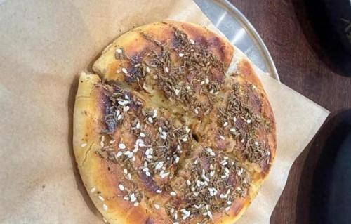 文章和女儿假期小聚，面色微醺好开心，17岁爱马像爸又像妈真漂亮