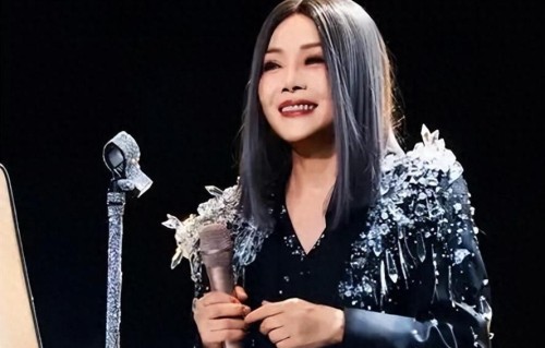 田震：不后悔和那英闹掰，我跟她不熟，24年后，二人的差距出现了