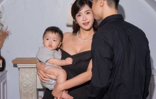 香港知名女星庆祝相爱15年，不后悔嫁青衣公屋男，婚后7年终生子
