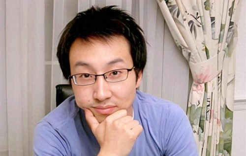 原来他已去世，年仅29岁，是著名音乐家，生前最后一任女友是汤唯