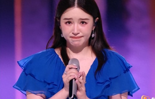 “畸形儿传闻”3个月后，阚清子在台上哭了，章小蕙的话暴露隐情