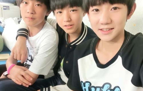 粉丝们对TFBOYS三人拍摄吻戏的主要态度是什么？|王源|王俊凯|偶像|实拍|童年