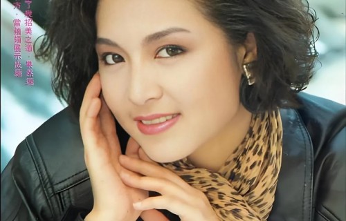 57岁张凤妮近况曝光！嫁小7岁富商生3个女儿，如今婚姻生活很幸福