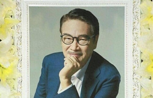 吴孟达告别仪式全程直击:周星驰9分钟露面,花圈题字看哭影迷