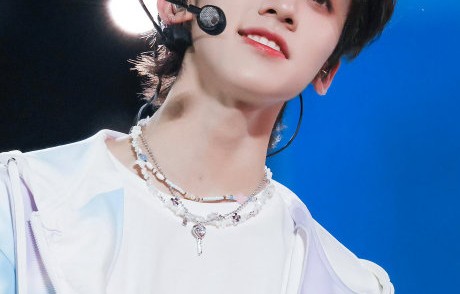 左航在2025年被单独安排经济舱事件与本次事件有何关联？|粉丝维权|艺人|系统性|待遇|维权