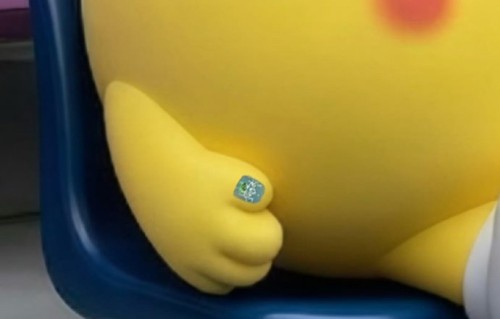 檀健次美甲冲上热搜！把新专辑“PROOF”和吉祥物T-HooHoo画指尖宠粉|粉丝|商业|话题|炭火|装饰物