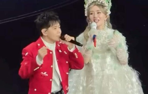 谢娜演唱会首站炸场：快乐家族合体青春杀，一票多看赚翻了？