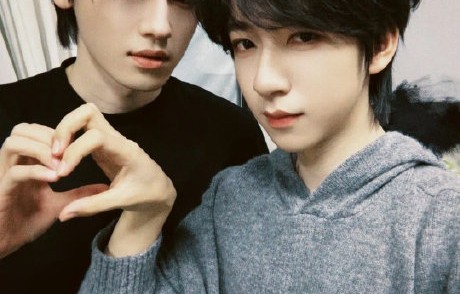 为什么宋亚轩和贺峻霖私下出行会引起网友的热烈讨论？|霖轩|轩霖|偶像|情感|友谊