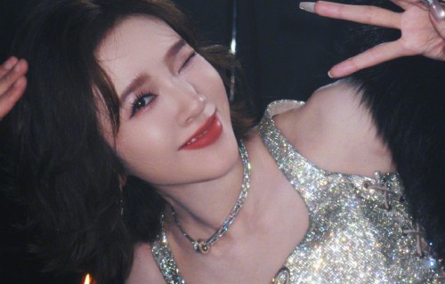 李小冉唐艺昕组队参加一公演出|乘风2026