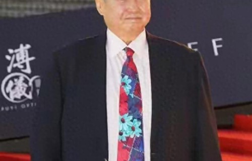 洪金宝梁家辉惠英红亮相金像奖红毯!章子怡给舒淇看露背互动有爱_新闻|香港金像奖|卡地亚（Cartier）|夏帕瑞丽(Schiaparelli)|礼服|马丽