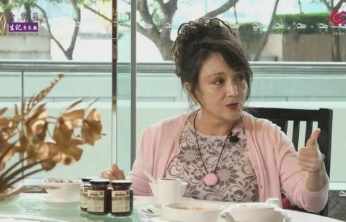 施明陀孖胎每朝食李家鼎愛心炒米粉,離婚後關係：熟悉的陌生人