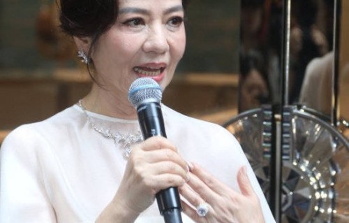 连徐克亲自邀约都请不动，66岁钟楚红被追问复出，一句话让影迷彻底心碎 - 360娱乐，你开心就好|香港电影|张国荣|周润发|演唱会|朱家鼎