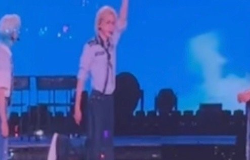 宋亚轩为什么会即兴比出LOVE动作？