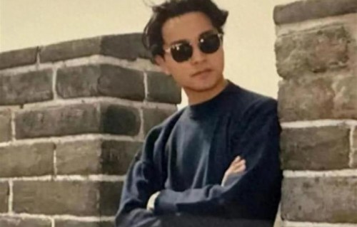 唐鹤德发文悼念张国荣，并晒出珍贵老照片，袁咏仪古巨基接力发文