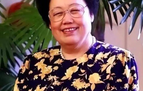 85岁陈丽华去世，享年85岁，系唐僧扮演者迟重瑞的妻子，叫了半辈子“董事长”的470亿遗产怎么分？