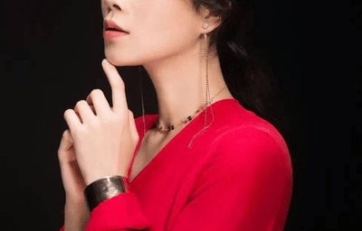 “致命女人”温峥嵘25年不温不火，隐婚初恋生子46岁风采依旧|海清|黄磊|献血|形象|王姬