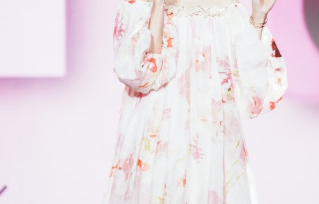 歌迷和网友对周蕙带病完成武汉演唱会的主要评价是什么？