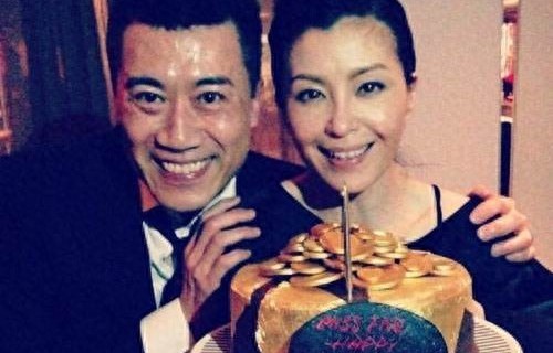 世事无常惹人叹！知名港星释怀婚内出轨，年少大婚十三天永失挚爱 