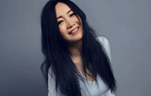 从春晚女王到独居老小区：她花了15年才明白，女人最大的归宿不是爱情