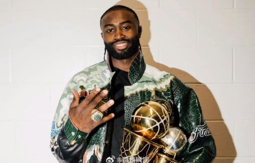 NBA球星杰伦·布朗为什么要探班正在中国拍戏的演员王鹤棣，他们是怎么认识的？|波士顿凯尔特人队|篮球|横店|潮牌|文化