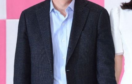 韩国名导安畔锡病逝，《春夜》《密会》成绝响