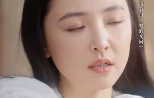 吴倩首曝童年创伤：被父亲打掉牙齿吞下肚，如今给女儿所有的温柔，她说“我不是恋爱脑”