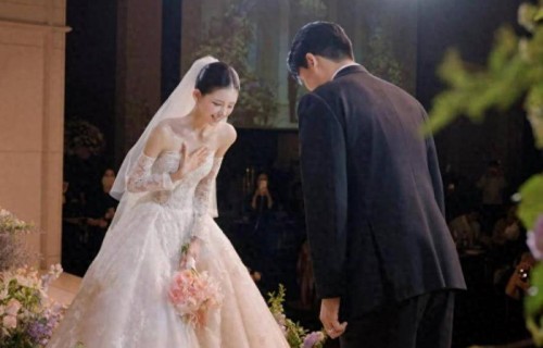已故女星崔真实女儿大婚,嫁大11岁圈外男友,减重百斤穿婚纱抢镜