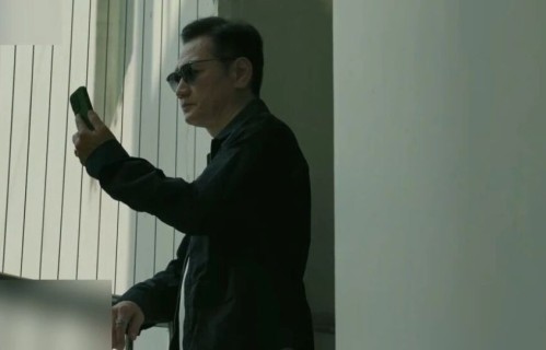 TVB前小生罕见回归港剧，演绑架案大反派，与苗侨伟相隔40年再合作