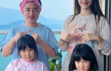 王祖蓝俩女儿的身高是否都继承了超模妈妈的基因？