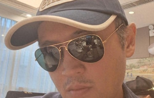 李家鼎长子神隐三个月露脸，在酒楼休闲喝茶，仍没公开施明安葬地