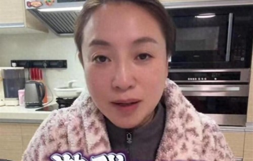 她曾是上海著名主持，46岁已婚已育却辞掉铁饭碗，如今成带货网红