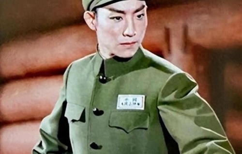 昔日高调喊话打败美帝，如今却举家定居美国，84岁现状惹争论