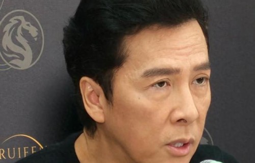 甄子丹风波后首露面，脸色苍白眼袋很重