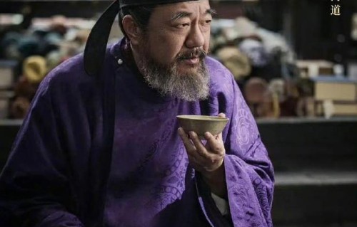 演员迟蓬、董勇分别凭借《生万物》《太平年》获白玉兰最佳女配角、男配角