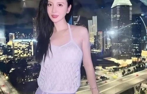 45岁张萌近况曝光！嫁富豪生下一双儿女，如今婚姻幸福被宠成公主