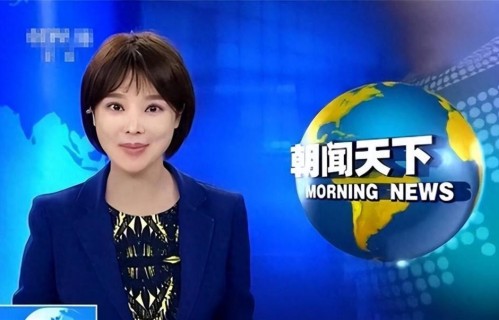 央视主持胡蝶，嫁给导演陆川，生了2个娃娃，如今过得咋样了？