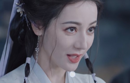 为什么《白日提灯》的演员选角和年龄差设定会引发争议？|白日提灯吐槽|迪丽热巴|新剧演技吐槽|追剧避雷指南|女星状态吐槽