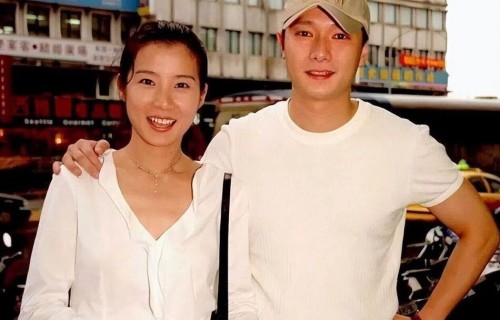 57岁岳翎近况曝光！20年前嫁加拿大华裔商人，如今婚姻生活很幸福
