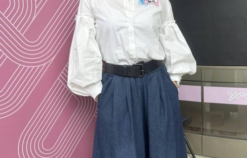 香港知名女星重提37年前吻戏惹争议，主动向男方道歉，并大赞绅士