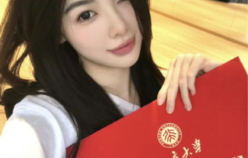 钟雅婷在《四时好》中的表现如何？