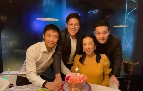 王晶曝霍震霆离婚内幕，罗康瑞早与朱玲玲约定，只是碍于豪门体面?_新闻